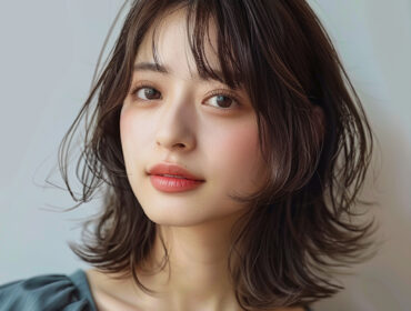 ミディアムヘアーの女性
