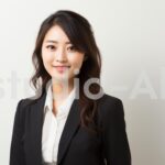 満足げな表情を見せる女性社員