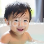 風呂が気持ちよくて笑顔になる男の子