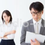 営業に向かう男性と女性の会社員